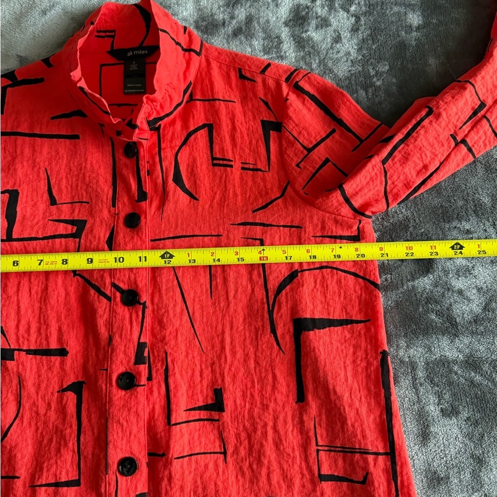 Ali Miles Red Printed Wire collar Button Down Top Size S Back Zipper 3/4 Sleeves - Picture 5 of 12